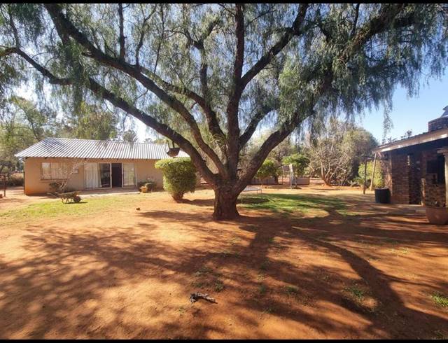 FARM FOR SALE IN WALKER'S FRUIT FARMS